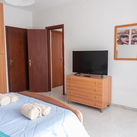 Seashore House - Appartamento A 100 Mt Dal Mare ヴィッラフランカ・ティッレーナ エクステリア 写真