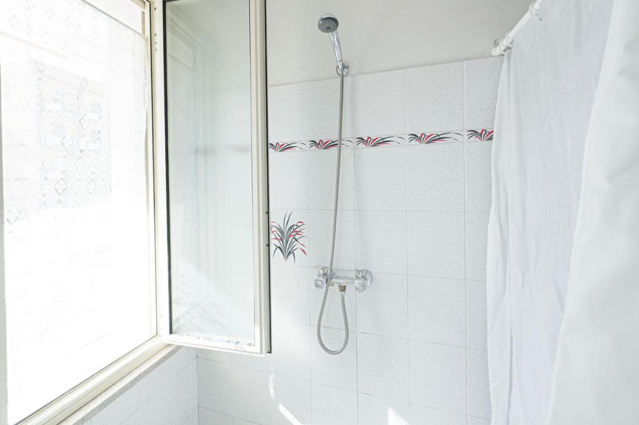 Seashore House - Appartamento A 100 Mt Dal Mare ヴィッラフランカ・ティッレーナ エクステリア 写真
