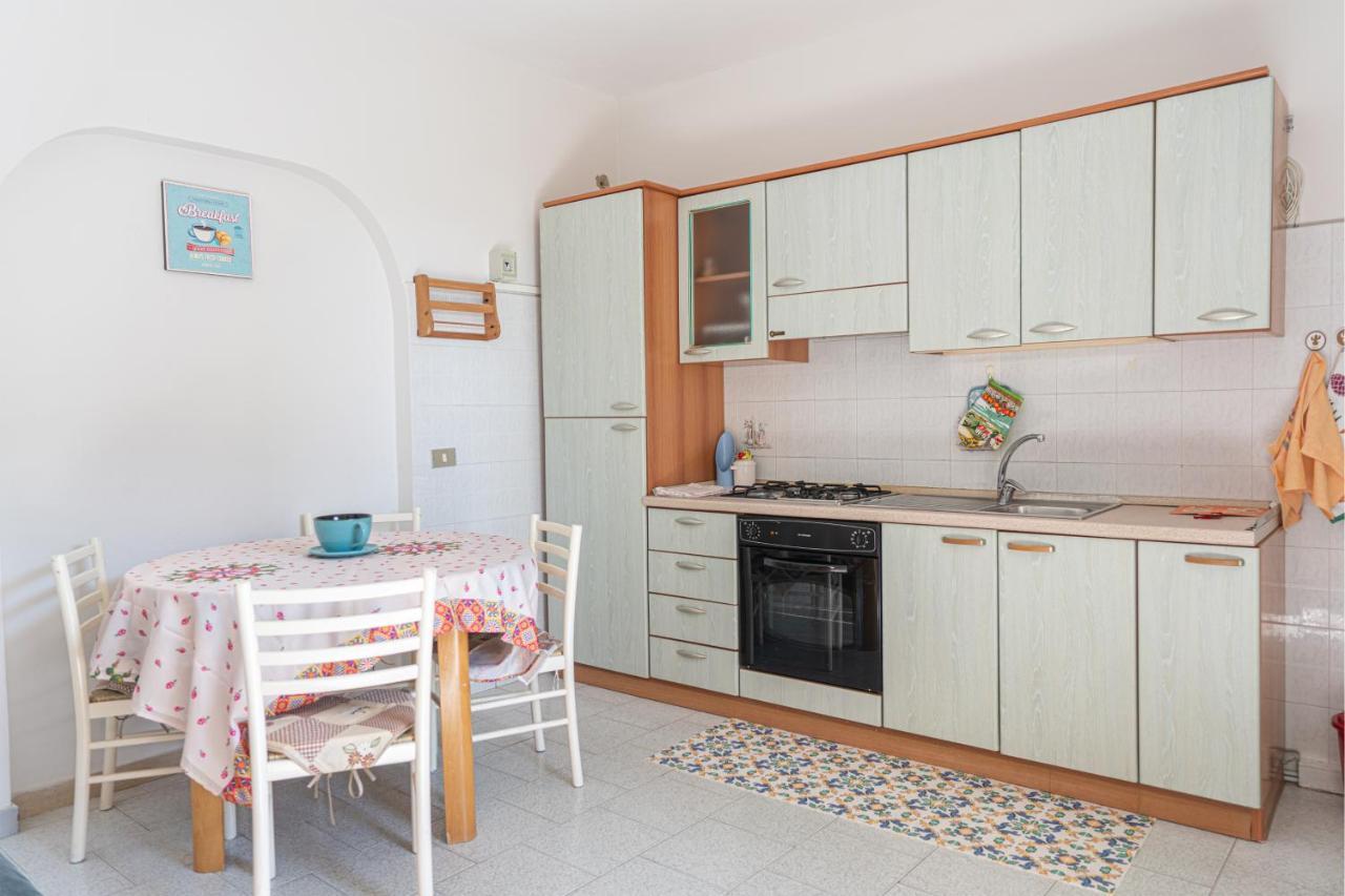 Seashore House - Appartamento A 100 Mt Dal Mare ヴィッラフランカ・ティッレーナ エクステリア 写真